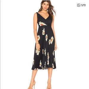 Vince NWT Floral Pleated Midi Dress | Size 6 | MSRP $345